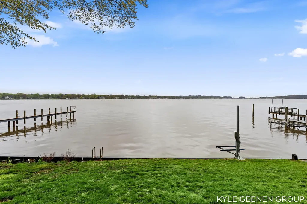 1418 Waukazoo Drive Park Township MI 49424