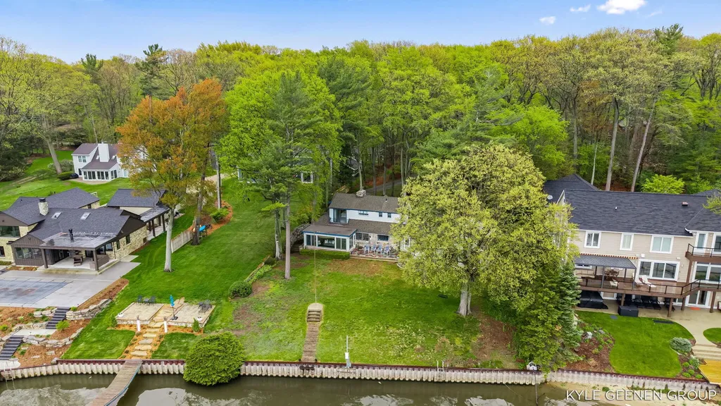 1418 Waukazoo Drive Park Township MI 49424
