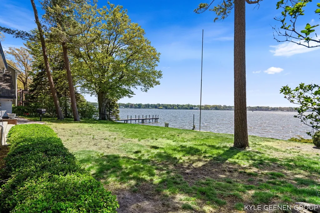 1418 Waukazoo Drive Park Township MI 49424