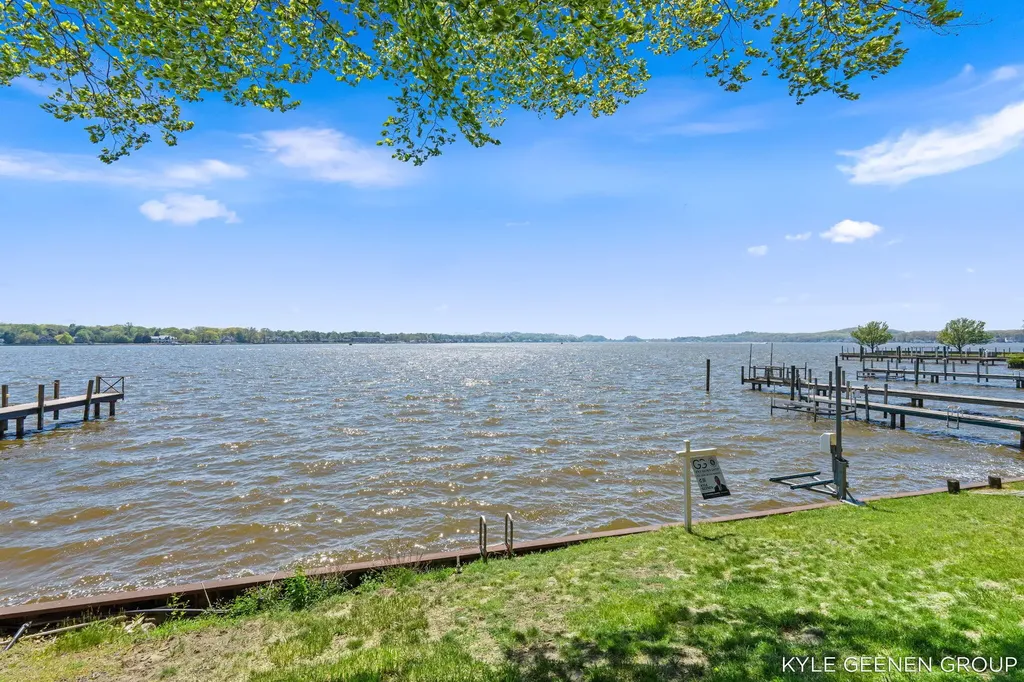 1418 Waukazoo Drive Park Township MI 49424