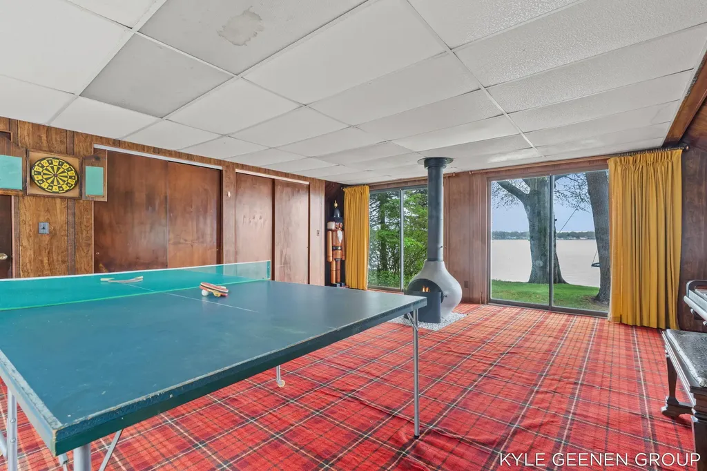 1418 Waukazoo Drive Park Township MI 49424