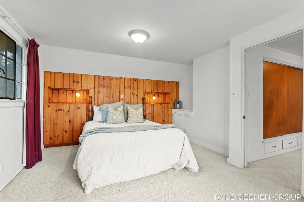 1418 Waukazoo Drive Park Township MI 49424
