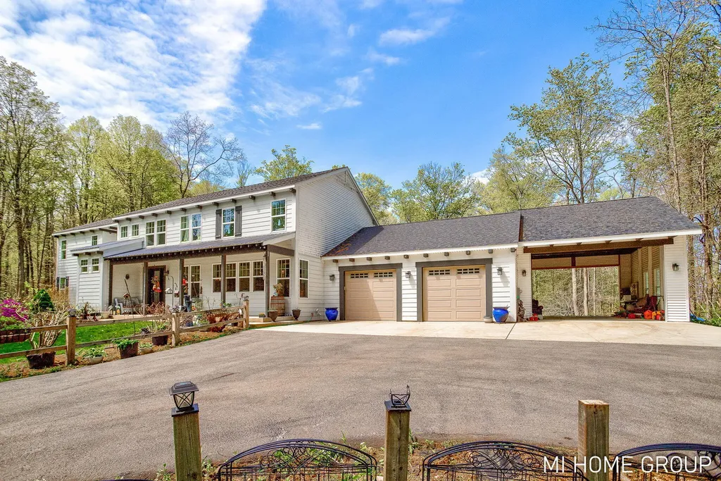 6467 118th Avenue Ganges Township MI 49408
