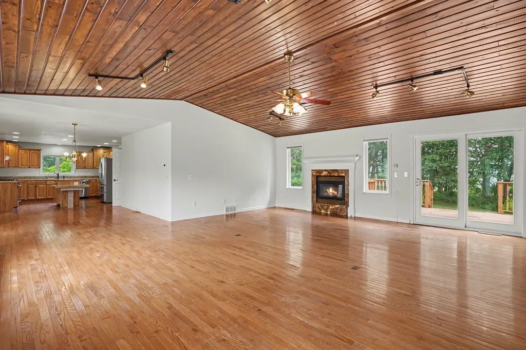 15378 Mcleans Spring Lake Township MI 49456