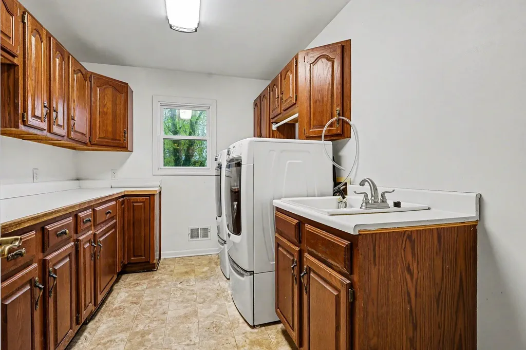 15378 Mcleans Spring Lake Township MI 49456