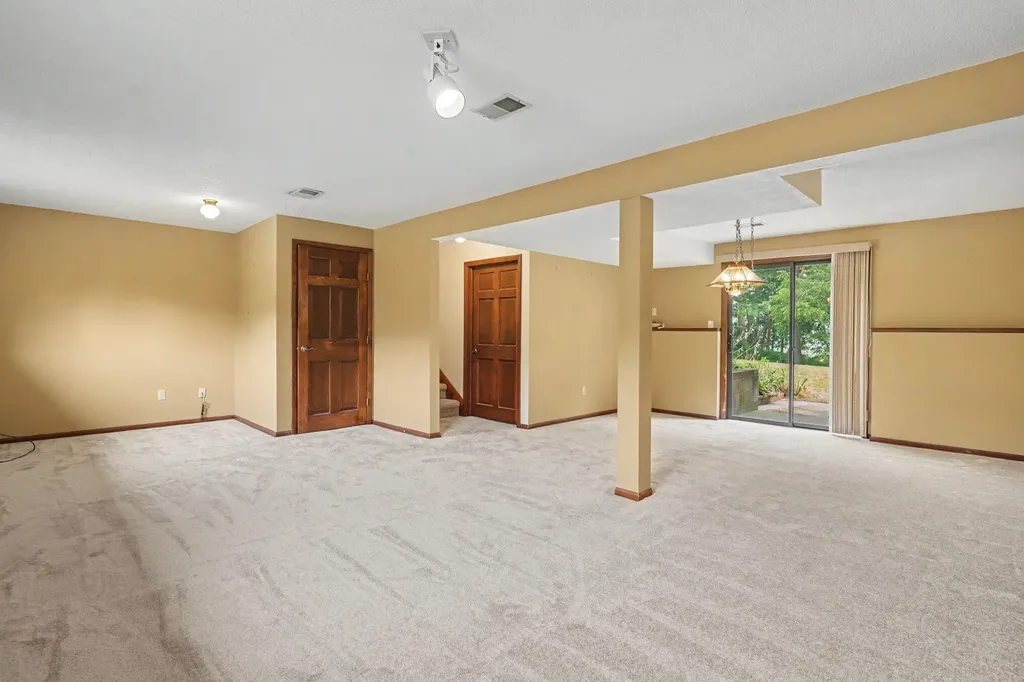 15378 Mcleans Spring Lake Township MI 49456