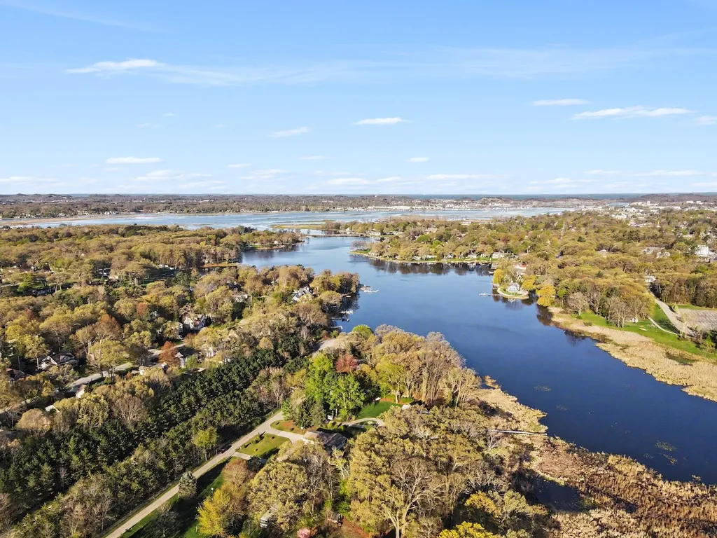 15378 Mcleans Spring Lake Township MI 49456