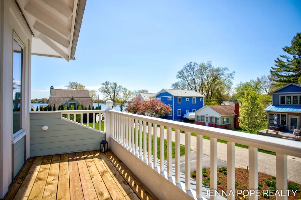 17554 Grand River Avenue Ferrysburg City MI 49456