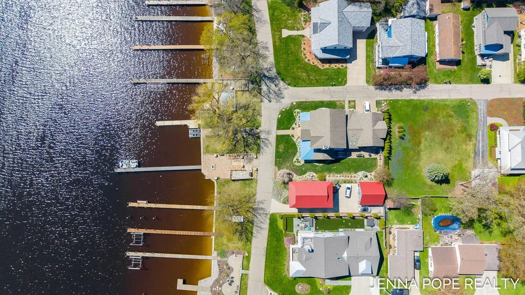 17554 Grand River Avenue Ferrysburg City MI 49456