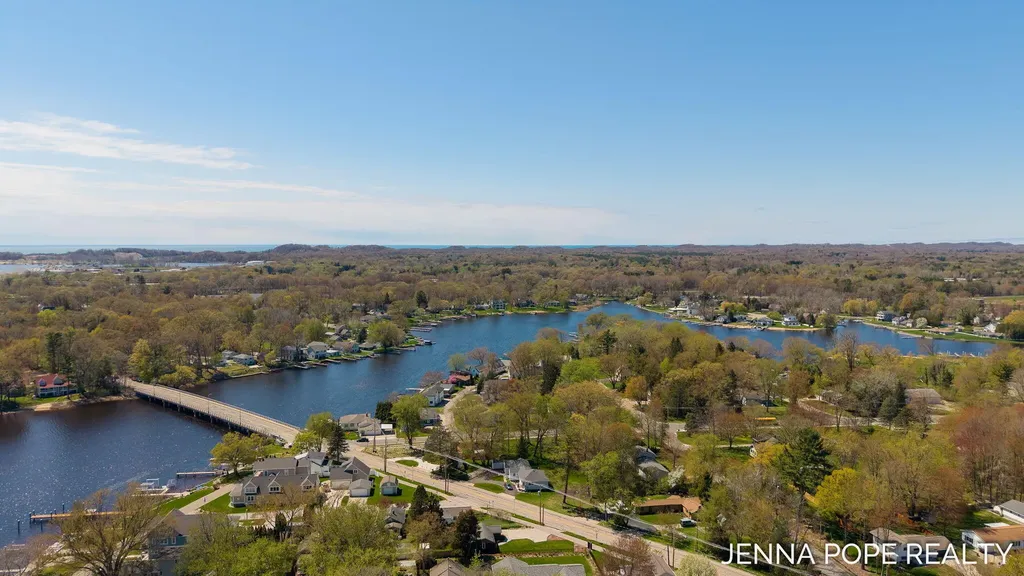 17554 Grand River Avenue Ferrysburg City MI 49456