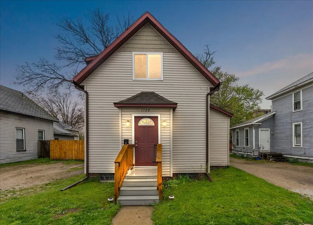 1129 Sanford Street Muskegon City MI 49441