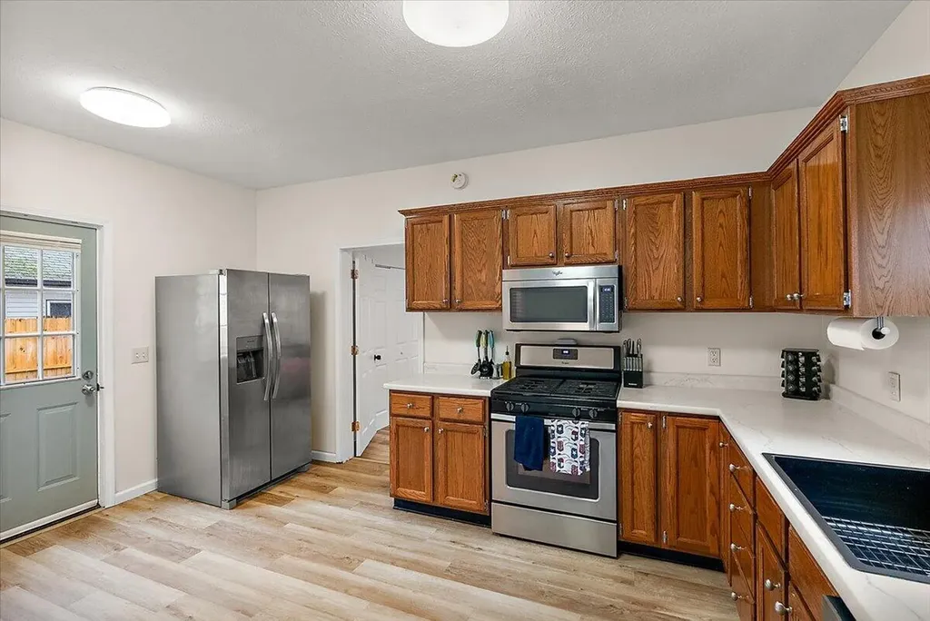 1129 Sanford Street Muskegon City MI 49441