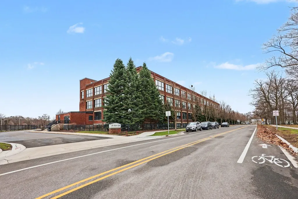 533 Columbia Avenue Holland City MI 49423