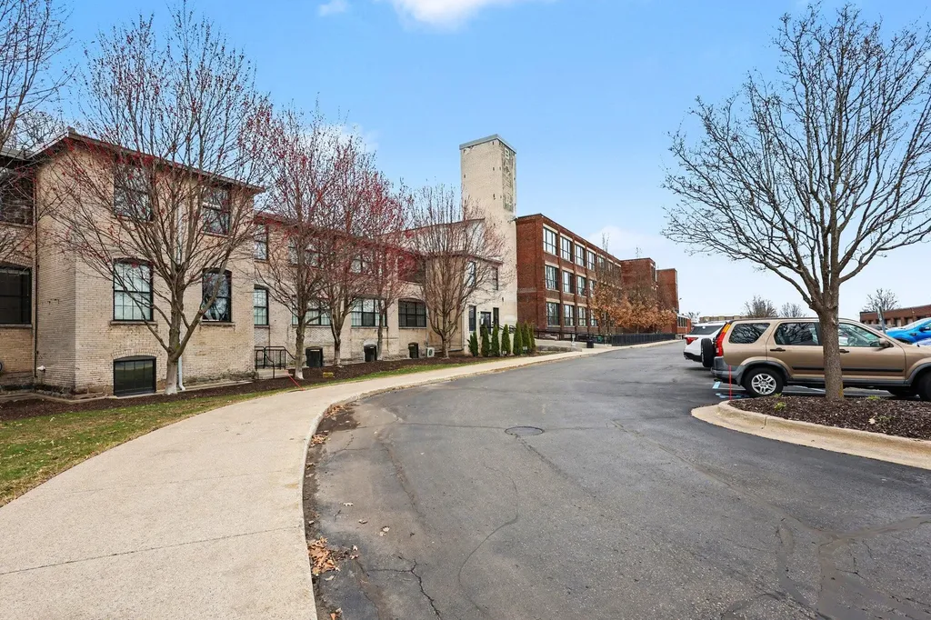 533 Columbia Avenue Holland City MI 49423