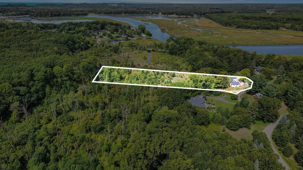 2954 Peach Creek Court Saugatuck Township MI 49408