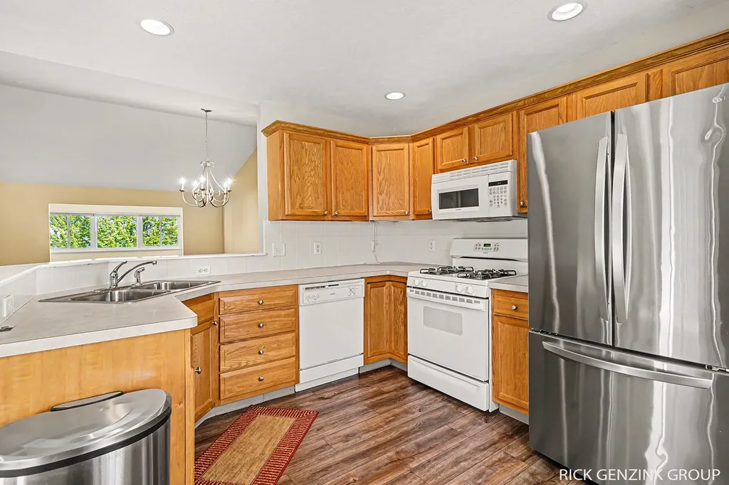 1103 Fountain View Circle Holland City MI 49423
