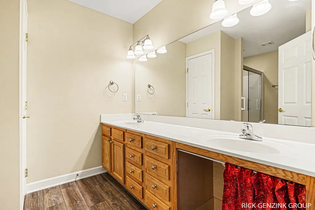 1103 Fountain View Circle Holland City MI 49423