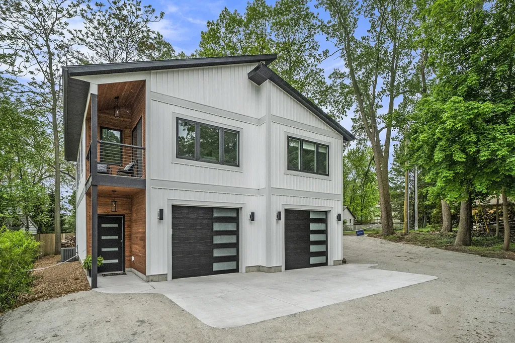 3220 Lakeshore Drive Muskegon City MI 49441