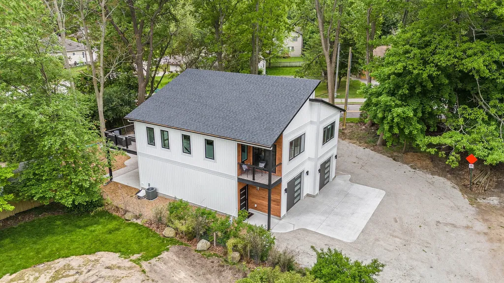 3220 Lakeshore Drive Muskegon City MI 49441