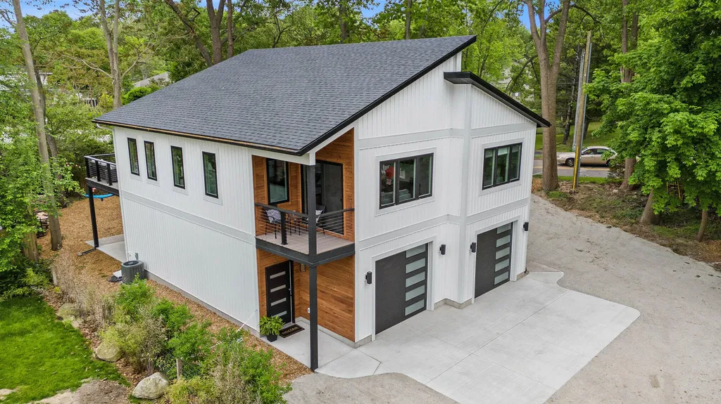 3220 Lakeshore Drive Muskegon City MI 49441
