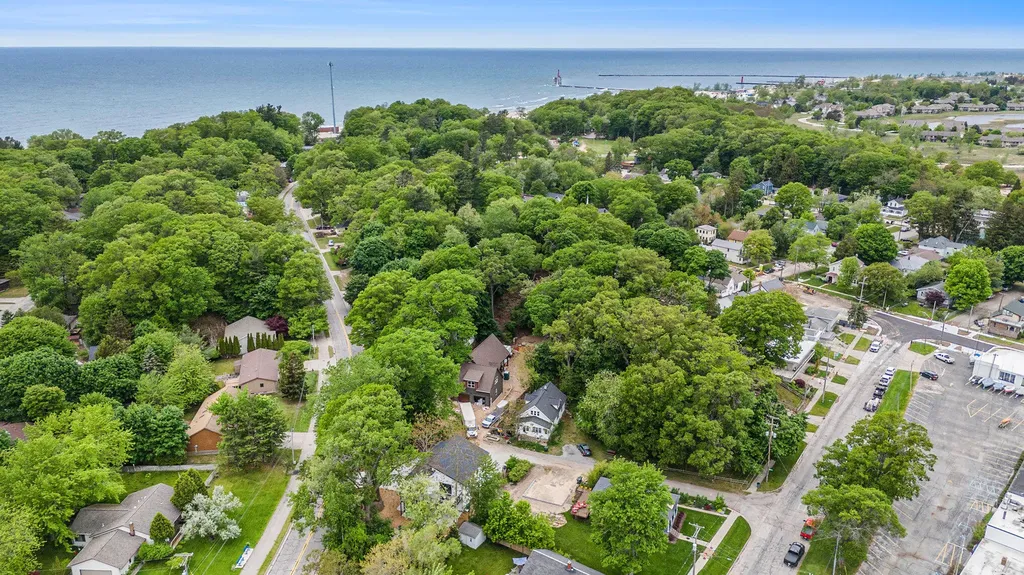3220 Lakeshore Drive Muskegon City MI 49441