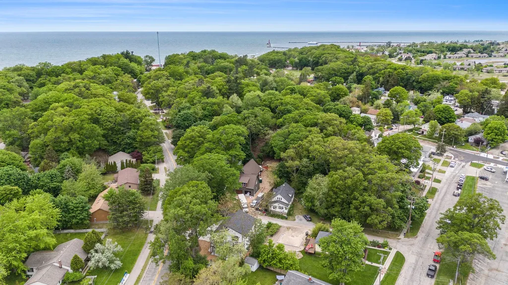 3220 Lakeshore Drive Muskegon City MI 49441