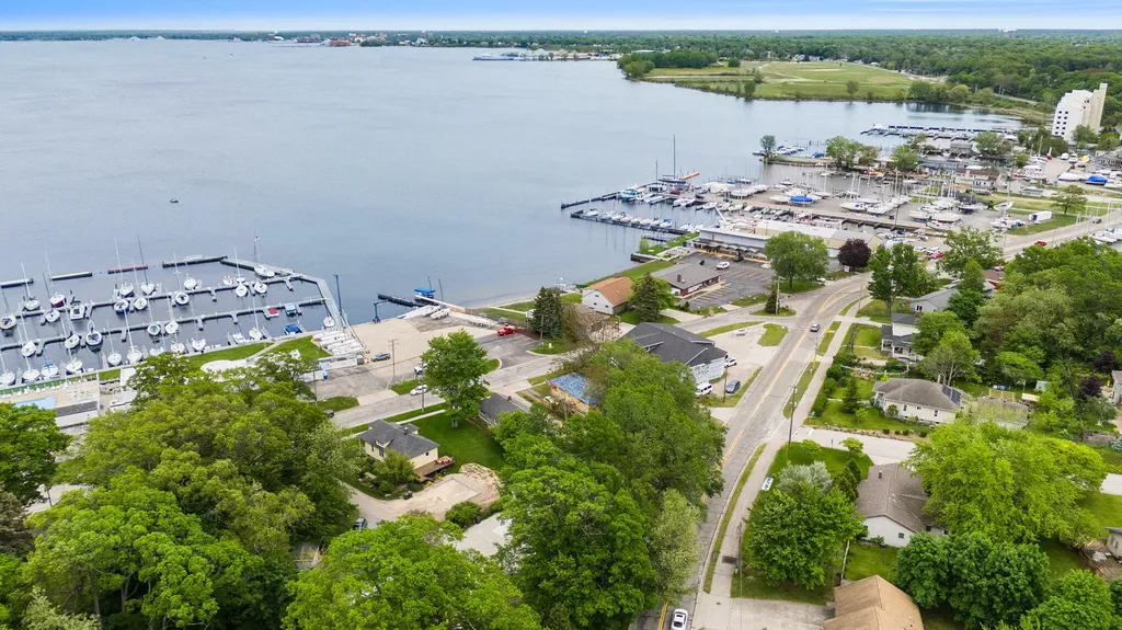 3220 Lakeshore Drive Muskegon City MI 49441