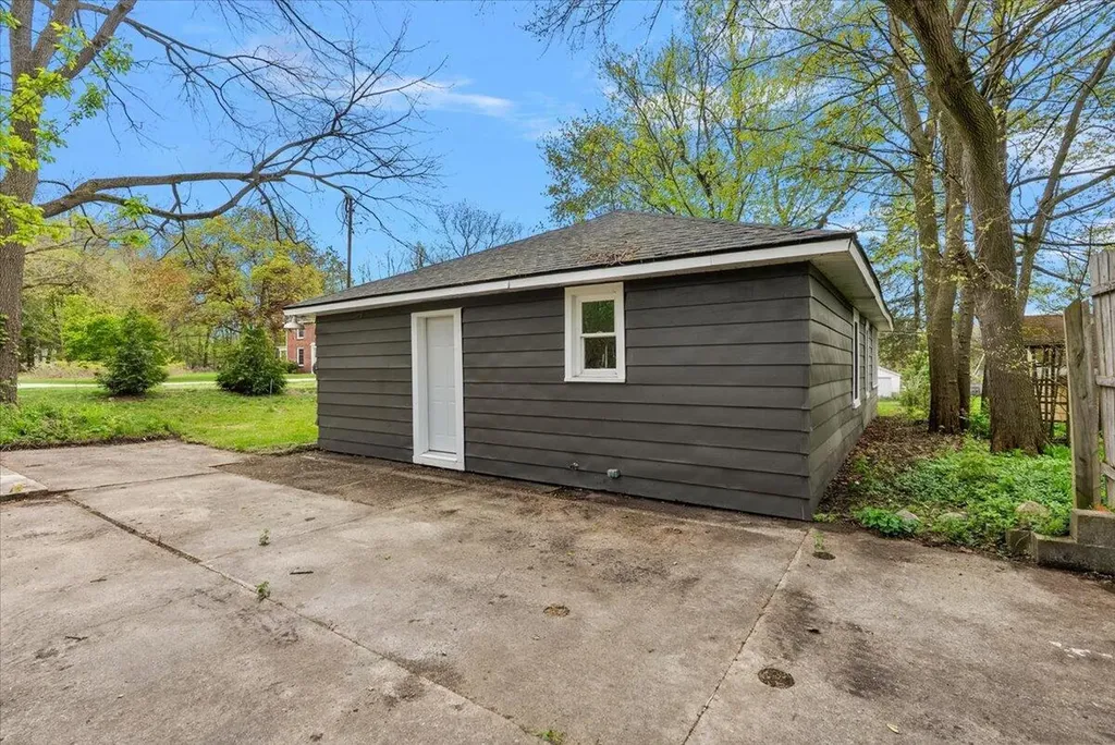 47 Wayne Street Allegan City MI 49010