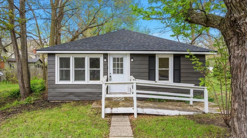 47 Wayne Street Allegan City MI 49010