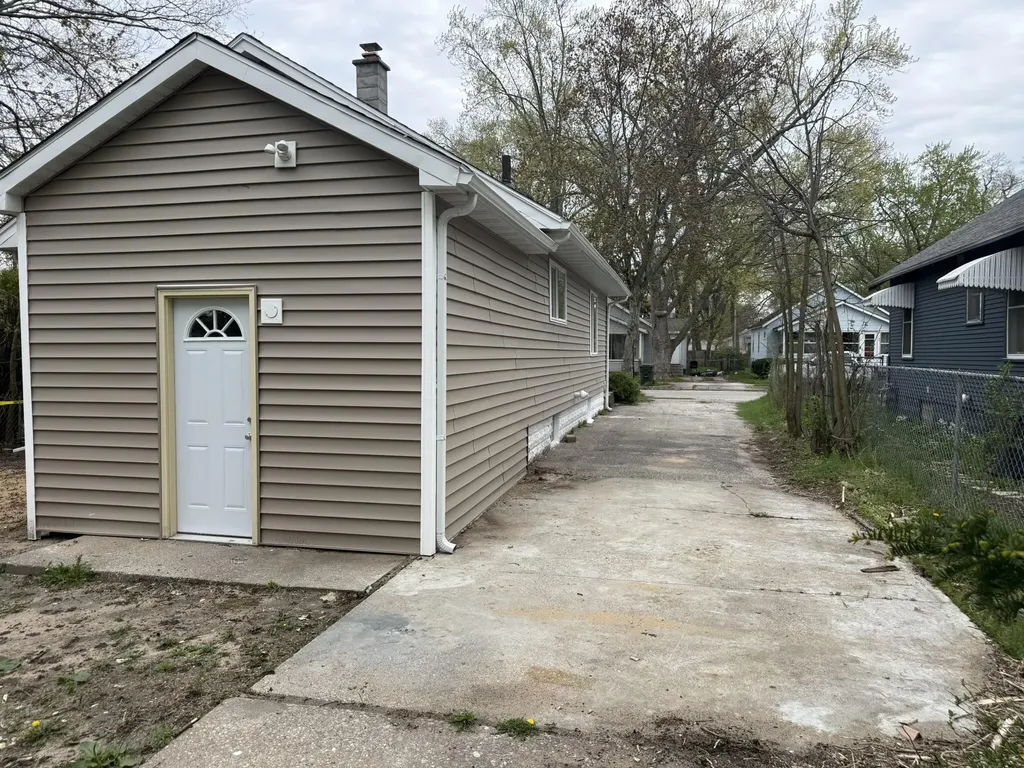 1152 Kampenga Avenue Muskegon City MI 49442