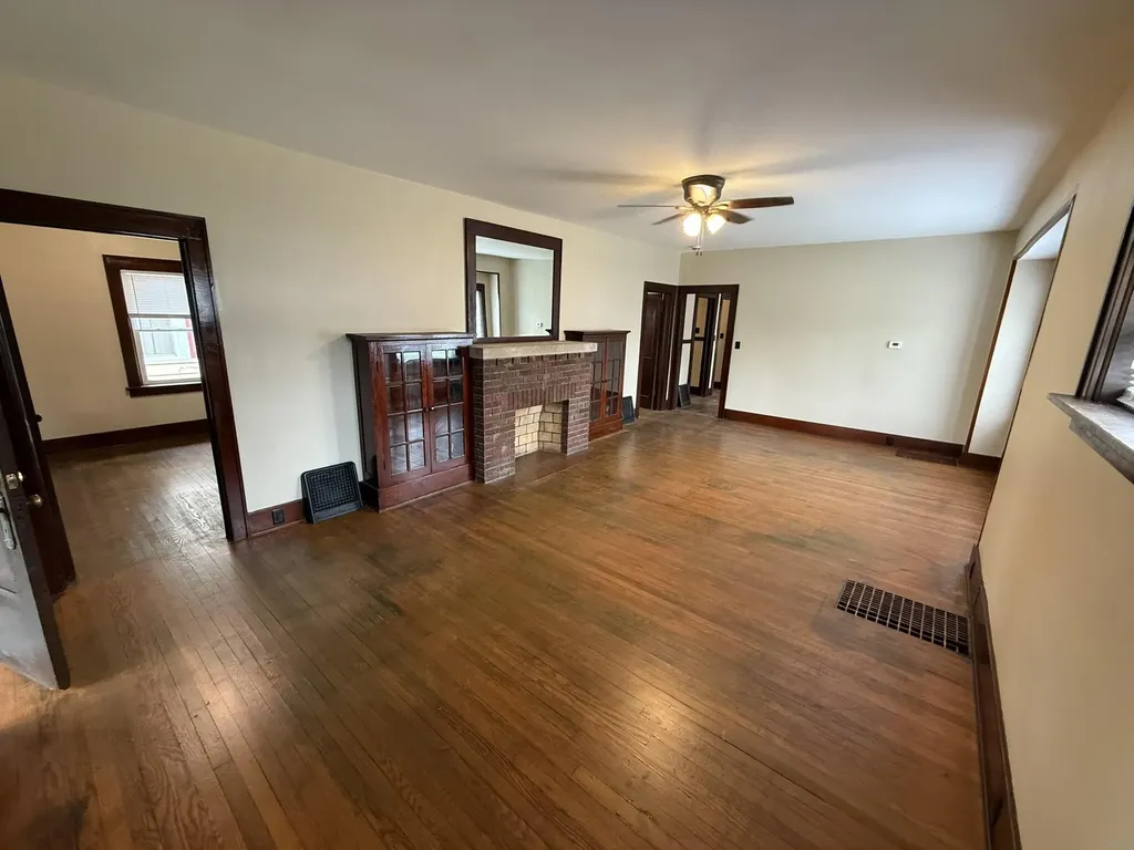 462 Catawba Avenue Muskegon City MI 49442