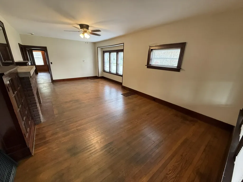 462 Catawba Avenue Muskegon City MI 49442