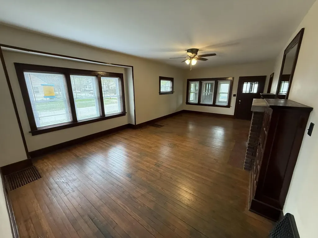 462 Catawba Avenue Muskegon City MI 49442