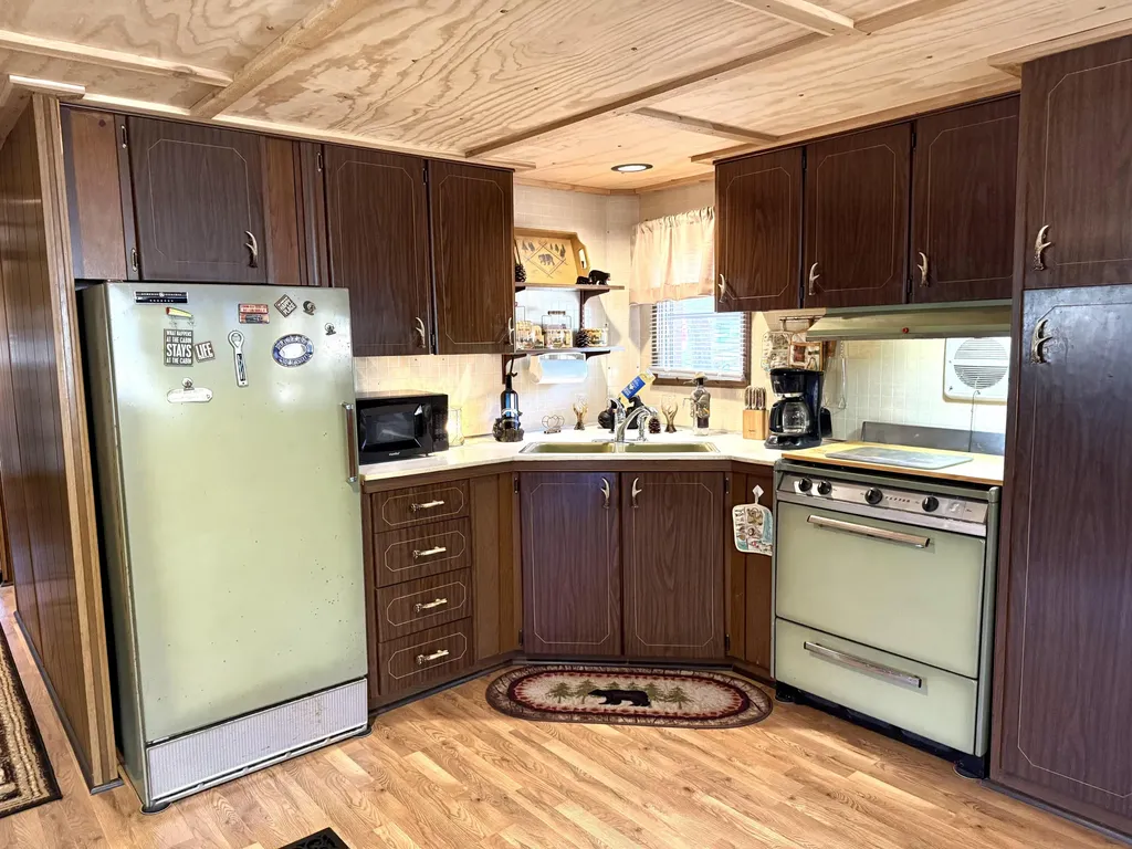 11881 S Winesap Road Lake Township MI 49304