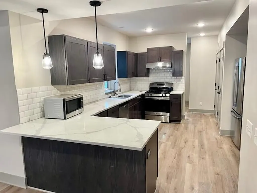 328 Maple Avenue Holland City MI 49423