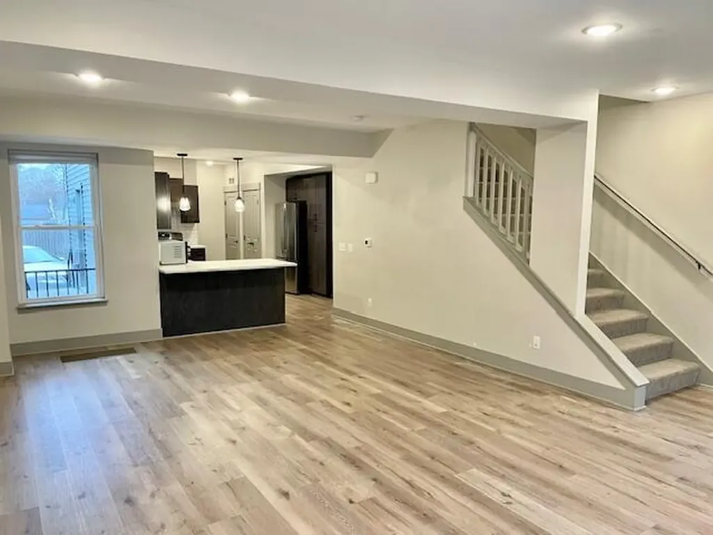 328 Maple Avenue Holland City MI 49423
