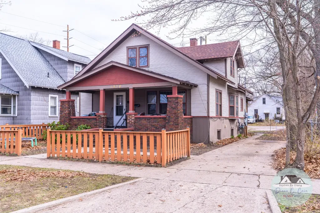 1916 Jiroch Street Muskegon City MI 49442