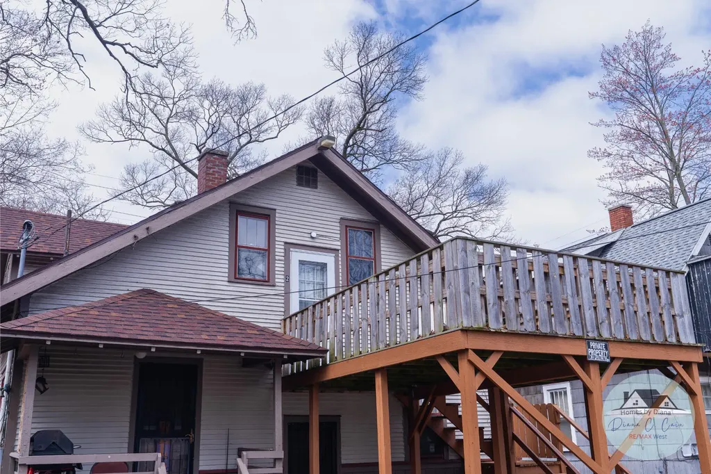 1916 Jiroch Street Muskegon City MI 49442