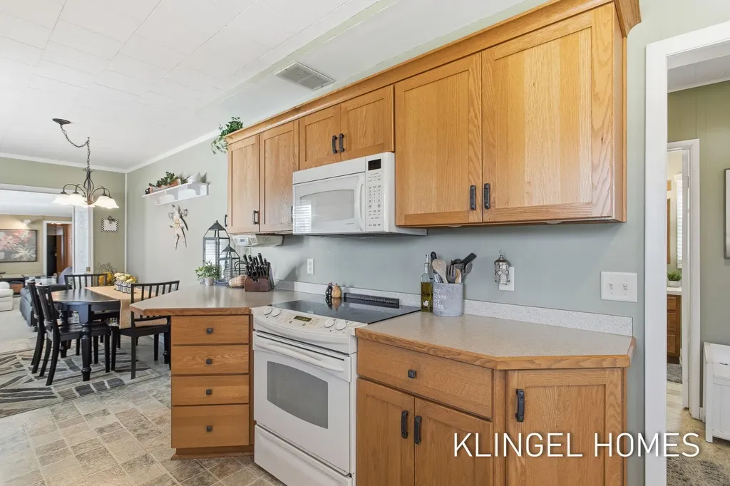 16527 Lakeview Street Ferrysburg City MI 49456