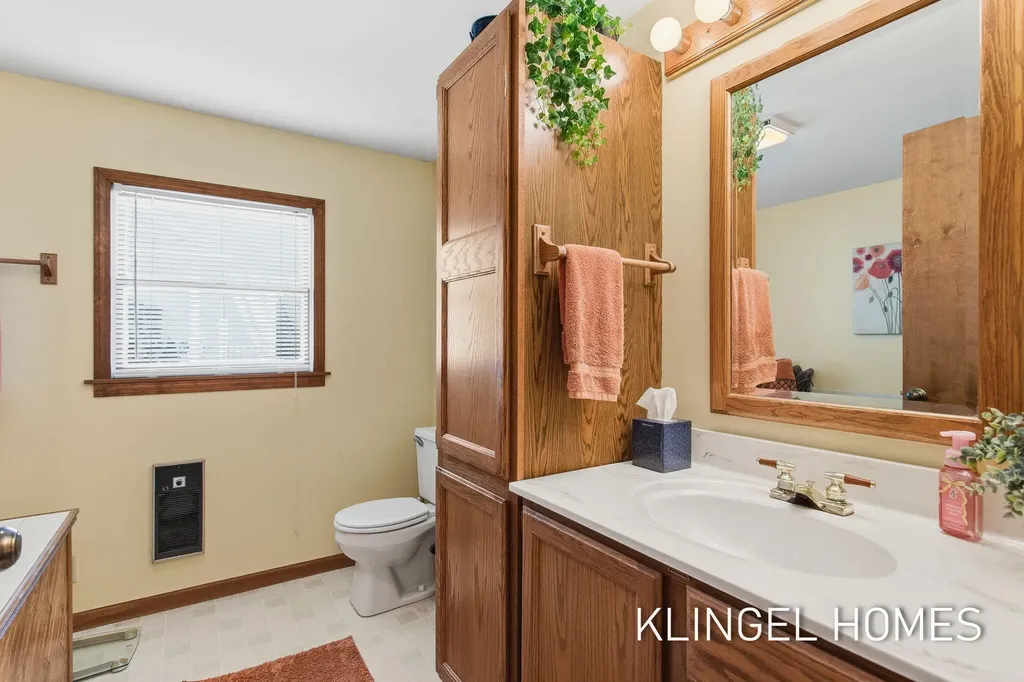 16527 Lakeview Street Ferrysburg City MI 49456