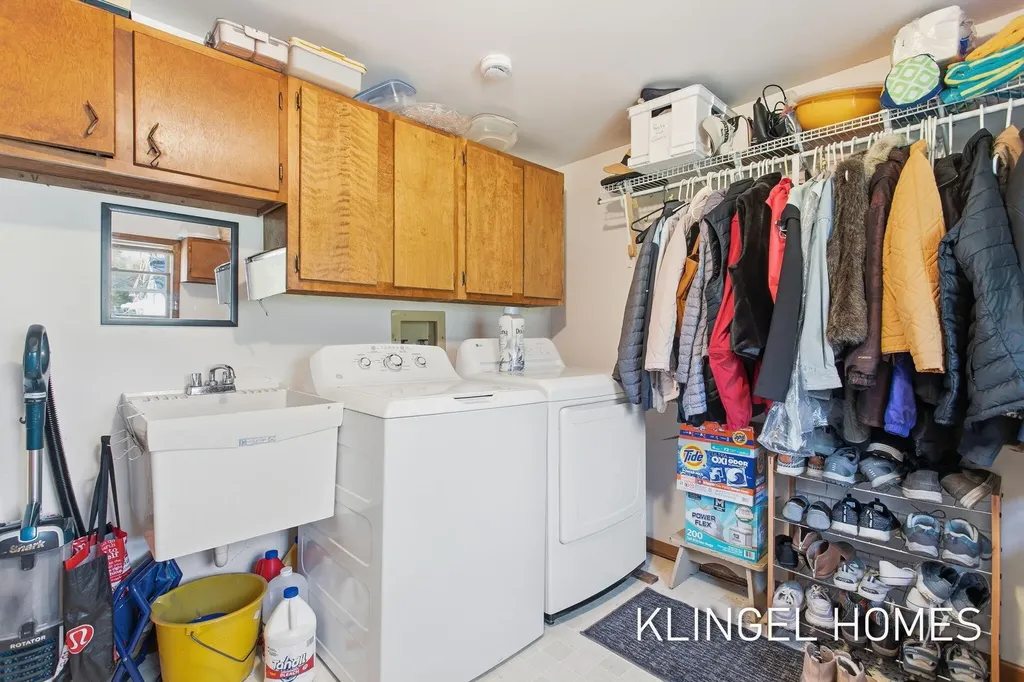 16527 Lakeview Street Ferrysburg City MI 49456