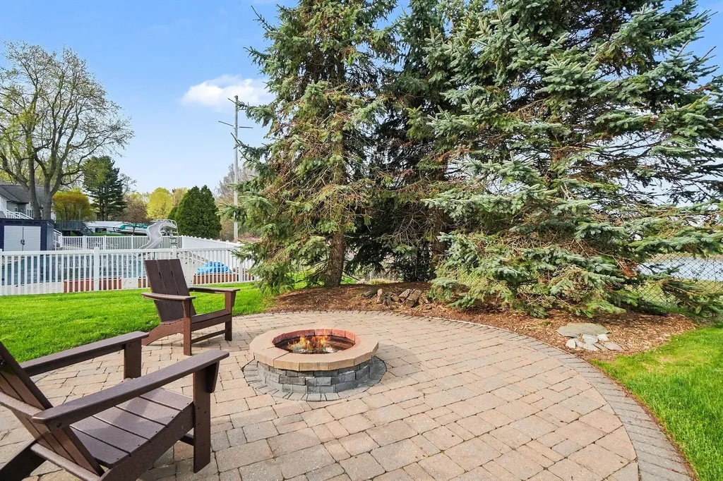 2213 N Bristol Street Park Township MI 49424