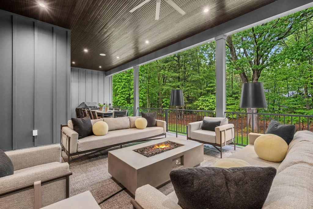 3341 Gaslight Lane Saugatuck Township MI 49453