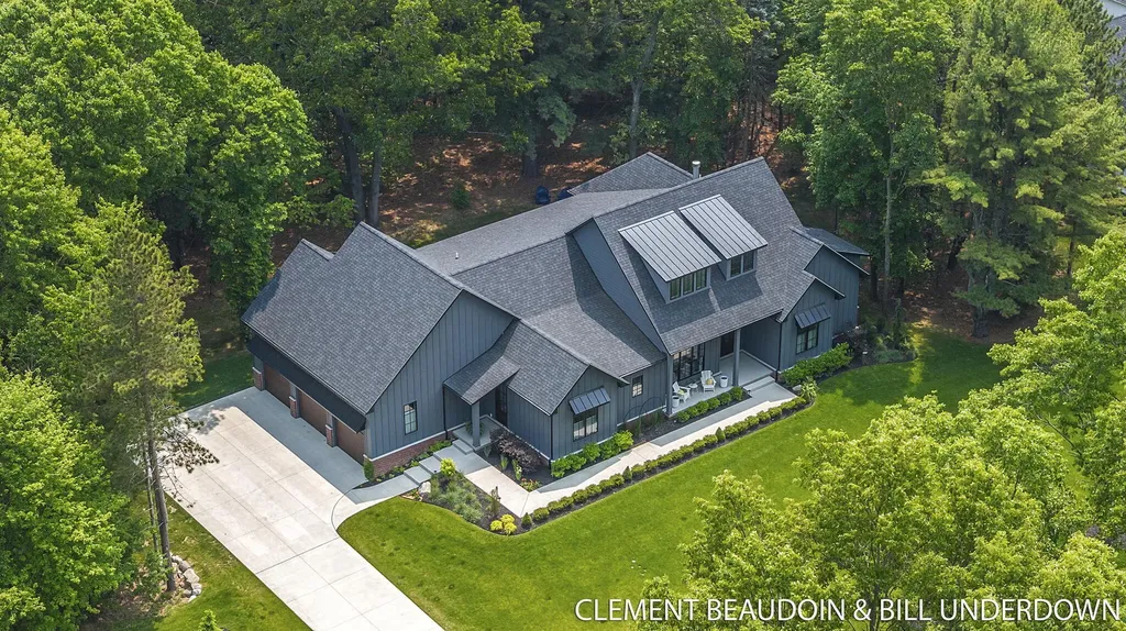 3341 Gaslight Lane Saugatuck Township MI 49453