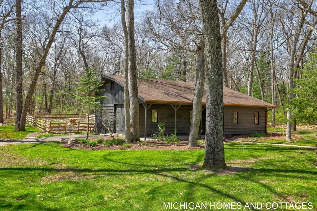 4303 132nd Avenue Heath Township MI 49419