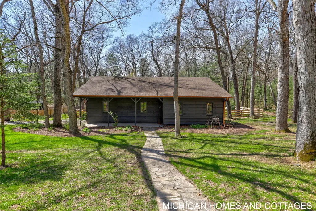 4303 132nd Avenue Heath Township MI 49419