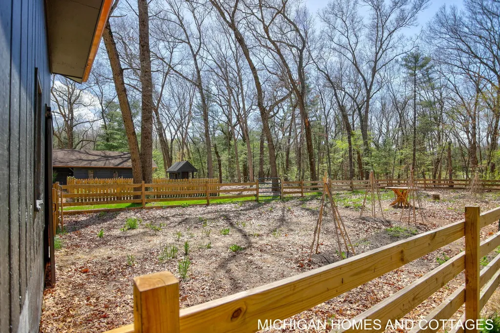 4303 132nd Avenue Heath Township MI 49419