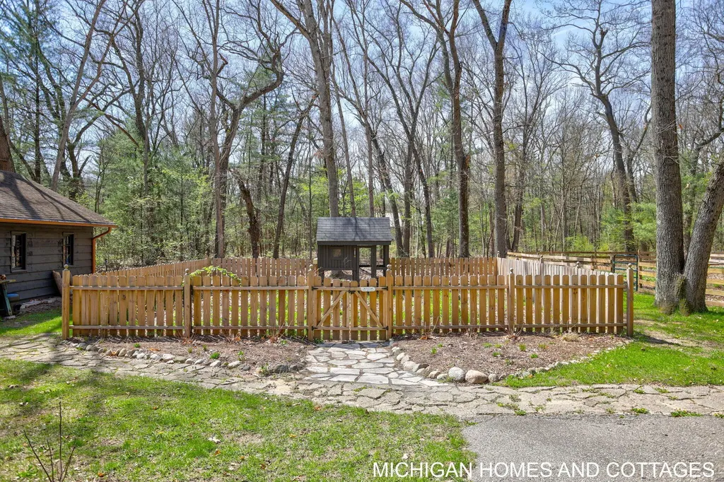 4303 132nd Avenue Heath Township MI 49419