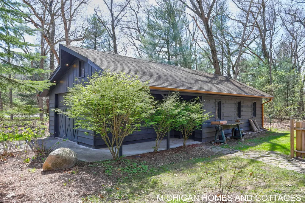 4303 132nd Avenue Heath Township MI 49419