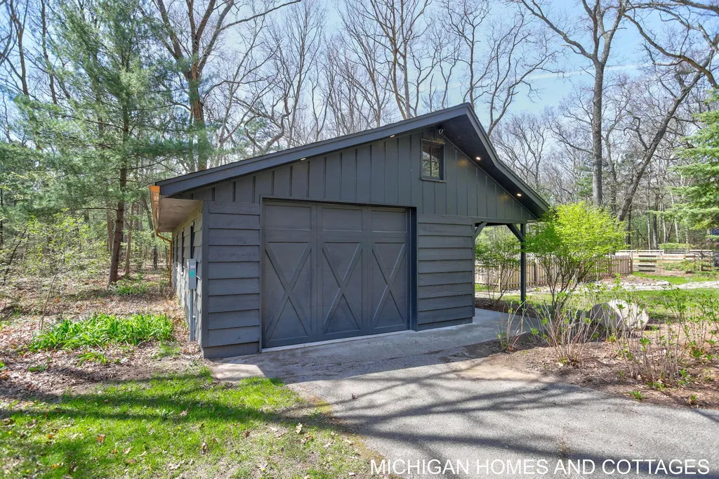 4303 132nd Avenue Heath Township MI 49419